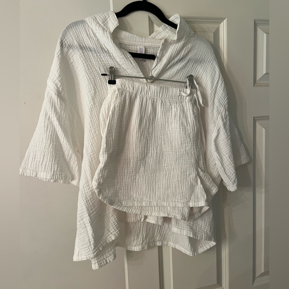 Stars Above Women's White Sleepwear Set - Picture 2 of 4